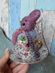 Squid in a tea cup